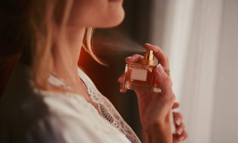 آداب عطر در محل کار 1 آداب عطر در محل کار
